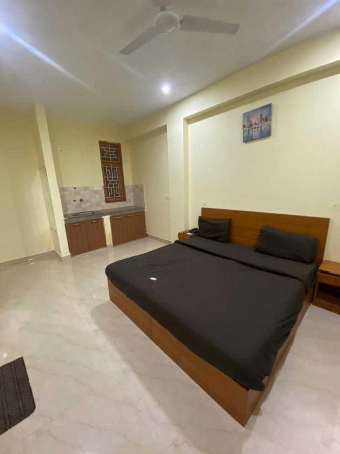 Hotel O Devansh Inn Ню Делхи Екстериор снимка