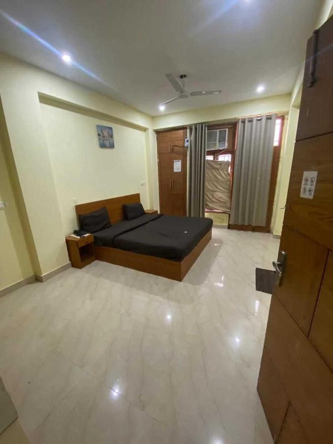 Hotel O Devansh Inn Ню Делхи Екстериор снимка