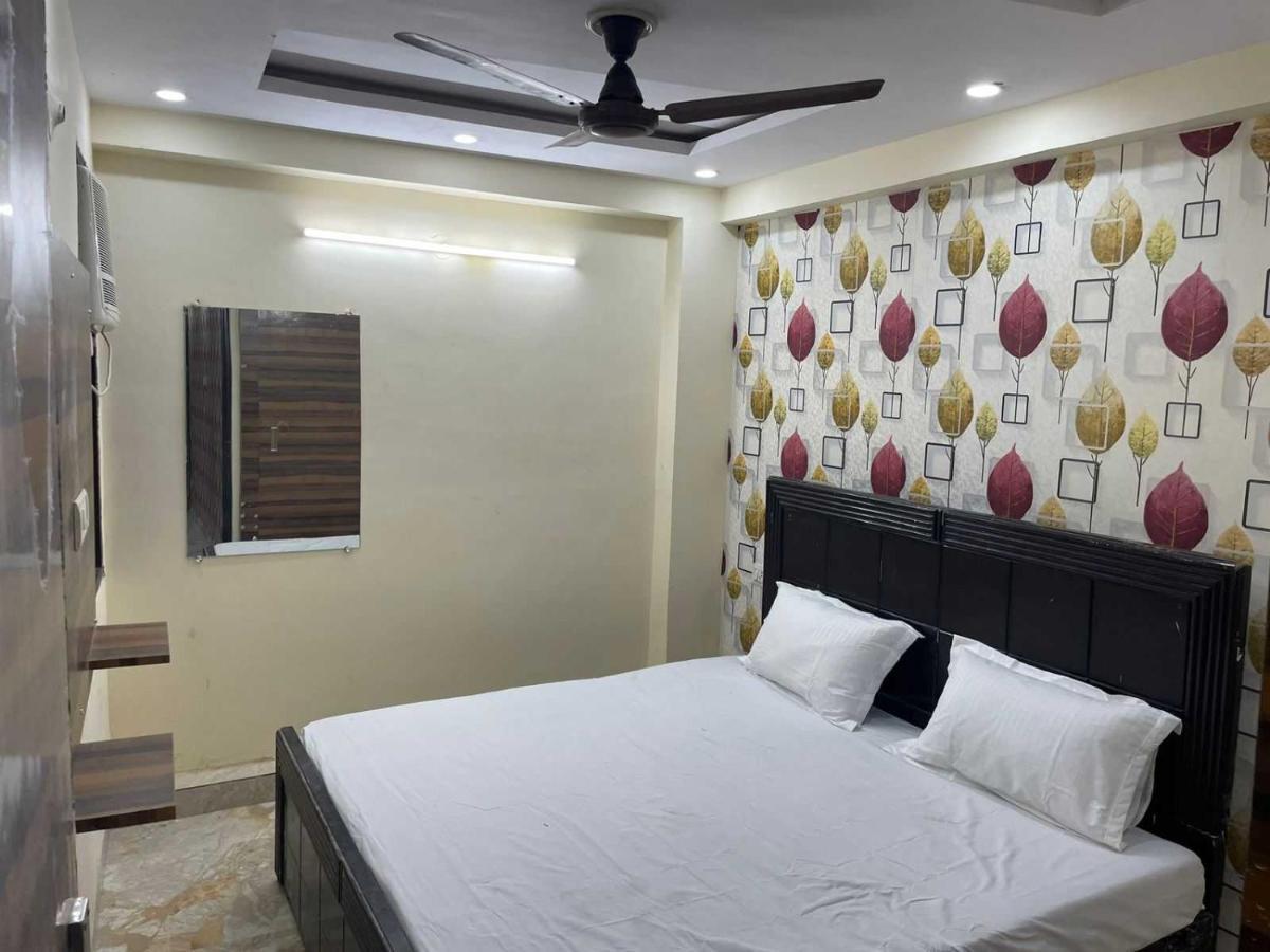 Hotel O Devansh Inn Ню Делхи Екстериор снимка